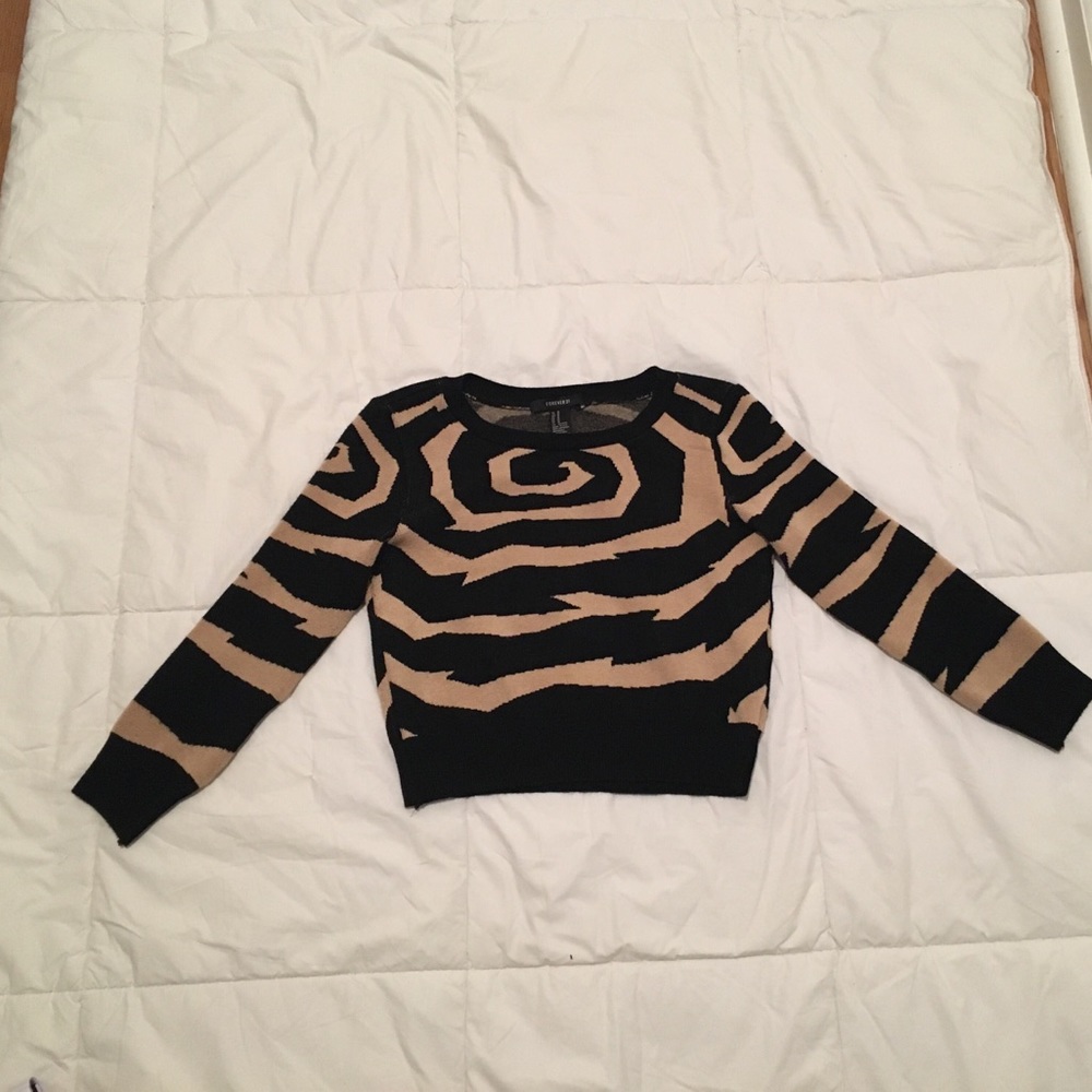 Swirl Crop sweater